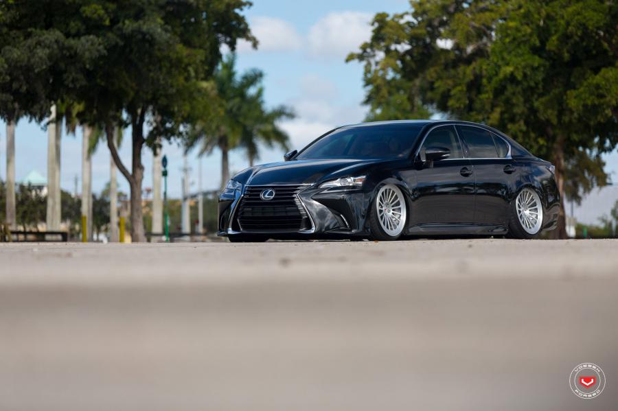  Lexus GS on Vossen Wheels (LC-106) 2016 года  (фото 17 из 61)